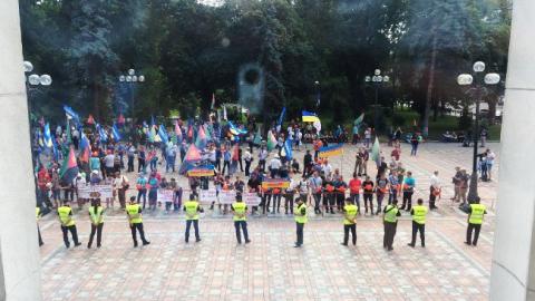 Біля будівлі Верховної ради шахтарі вийшли на акцію протесту