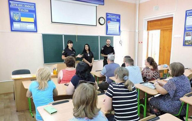 В Донецкой области взрывотехники проверяют школы перед началом учебного года