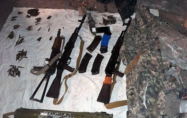 У Маріуполі знайшли схрон бойовика зі зброєю, викраденою в окупованому Криму