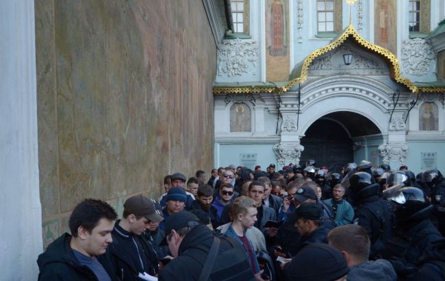 Полиция задержала 122 человека на территории Киево-Печерской лавры