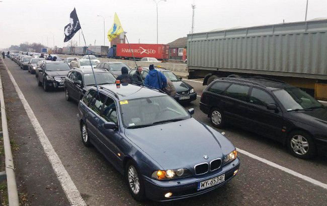 В Одессе автомобилисты на еврономерах частично заблокировали трассу на Киев
