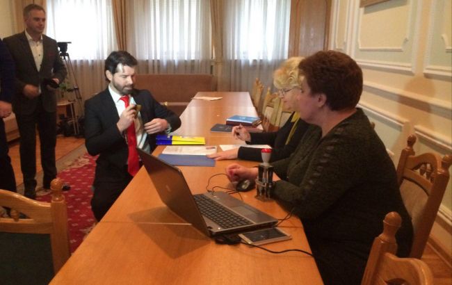 Документи до ЦВК подав ще один потенційний кандидат