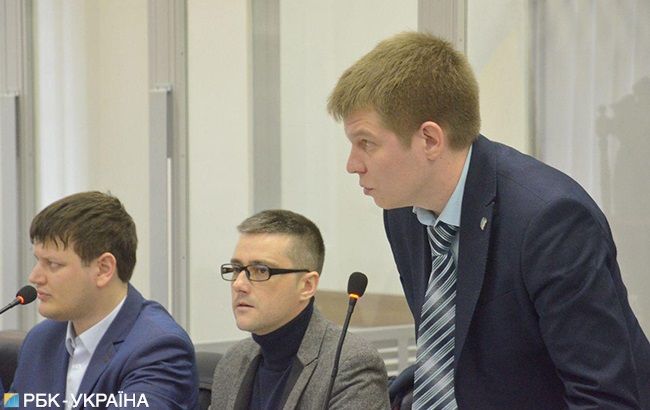 Суддя змусив адвоката Мангера говорити українською 