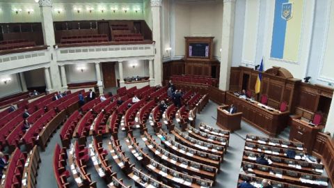 Рада розглянула майже 90% правок до "мовного закону"