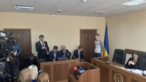 Прокуратура просить відсторонити Мангера від посади ще на 2 місяці