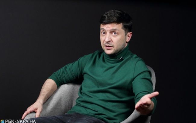 Гумористи не наважилися жартувати над Зеленським на "Лізі сміху" в Одесі (відео)