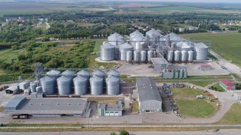 Сеть элеваторов "Укрлендфарминг" приняла более полумиллиона тонн зерновых урожая