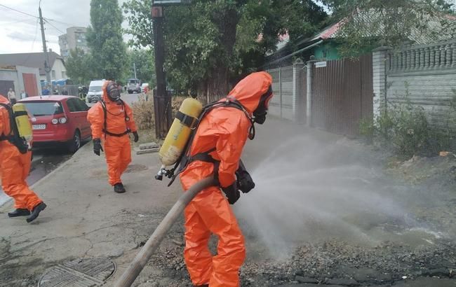 У Києві екскаватор пошкодив балони з їдкими речовинами: мешканців евакуювали