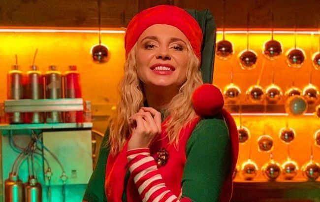 Лілія Ребрик в стильній "леопардовій" сукні зарядила новорічною атмосферою (відео)