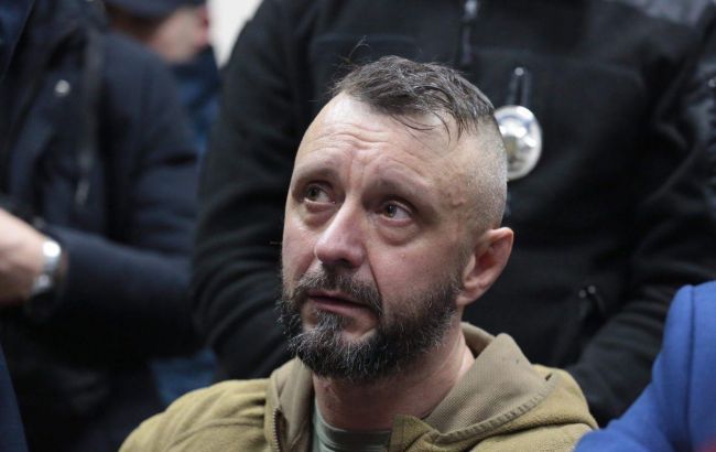 Подозреваемый в убийстве Шеремета Антоненко отказался давать показания