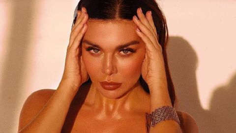 "Гола та щаслива": Сєдокова в портупеї зробила заяву про свій вік