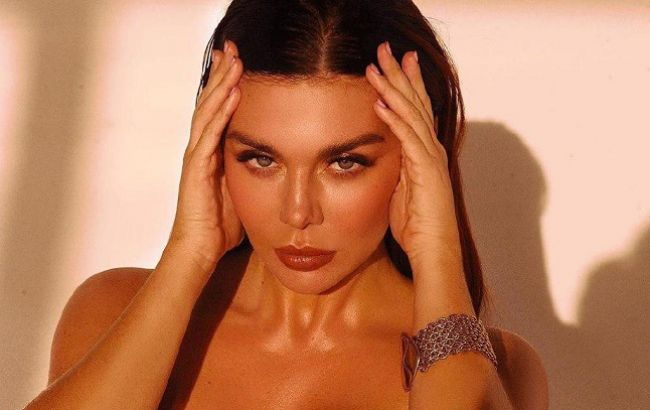 "Голая и счастливая": Седокова в портупее сделала заявление о своем возрасте