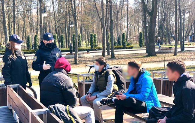 Поліція склала понад 3,9 тисячі адмінпротоколів за порушення карантину