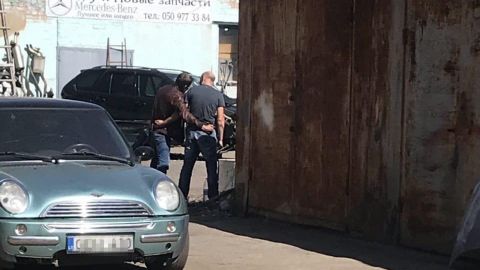 Ситуация в Полтаве: мужчине дали автомобиль, в заложниках - полковник полиции