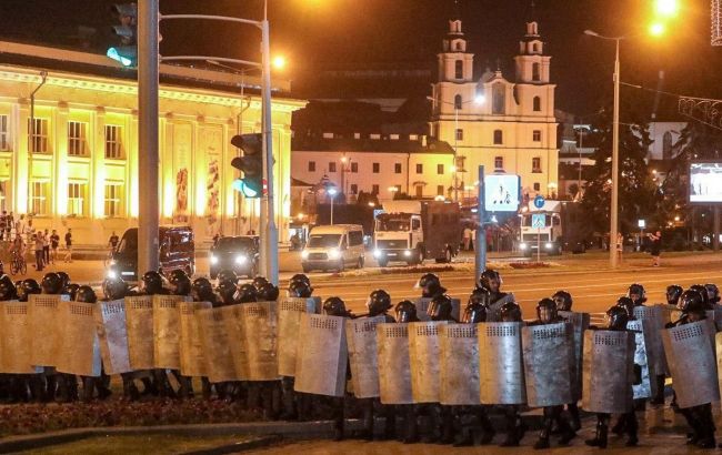Силовики опустили щити ще у трьох містах Білорусі