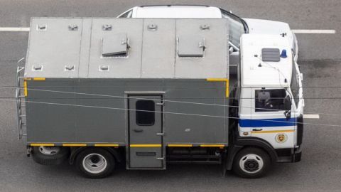 В центр Минска выдвинулась большая колонна военных