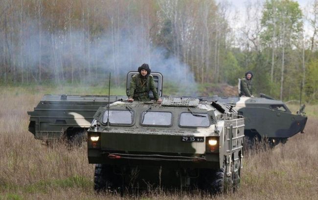 В Минобороны Беларуси готовы перебросить военную технику к Гродно
