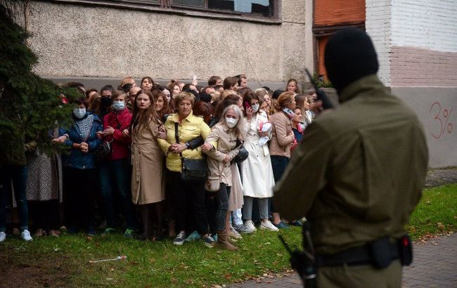 В Беларуси задержали более 120 участников вчерашних акций
