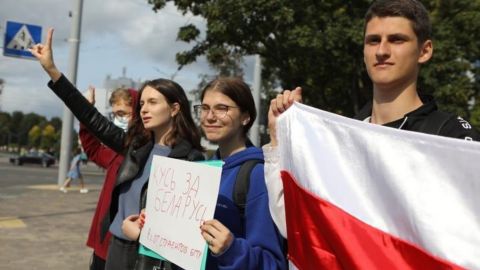 Жіночий марш та затримання: що відбувається у Білорусі