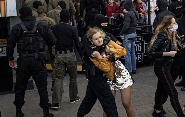 На акції протесту в Мінську затримали понад 300 осіб, - правозахисники
