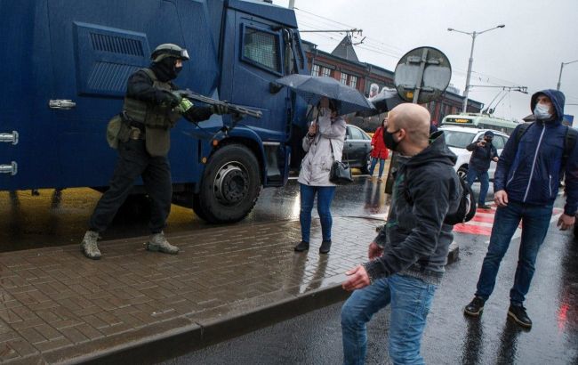 Мінська міліція готова застосовувати табельну зброю проти мітингувальників