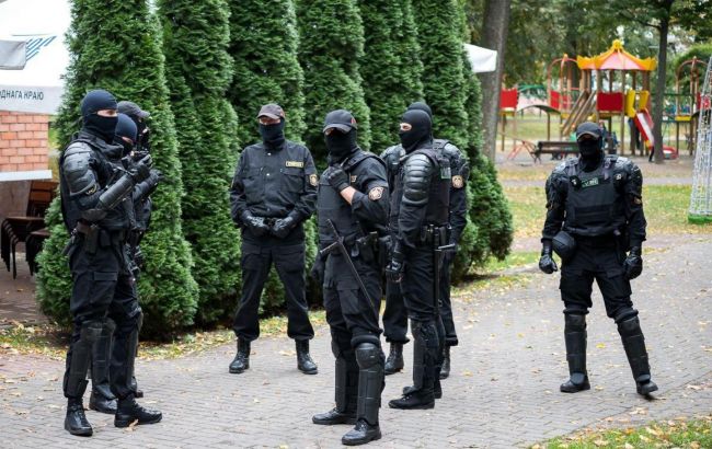 У Білорусі з початку доби затримали вже понад 30 учасників протесту