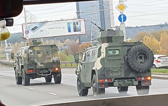 В Минск стягивают бронетехнику с пулеметами перед акцией протеста