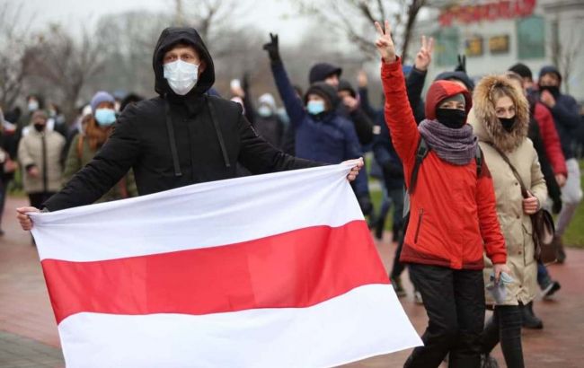 У Білорусі силовики підтвердили затримання 345 учасників недільних протестів