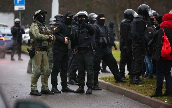 Мінська міліція підтвердила затримання сотень протестувальників