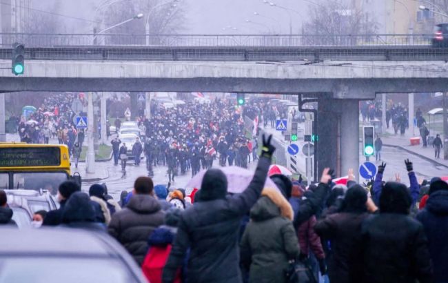 У Білорусі підтвердили затримання понад 300 учасників недільних протестів