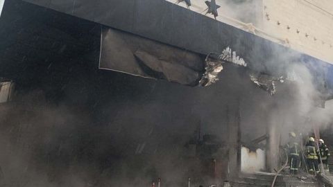 У центрі Києва горів готель "Експрес", рух транспорту ускладнений