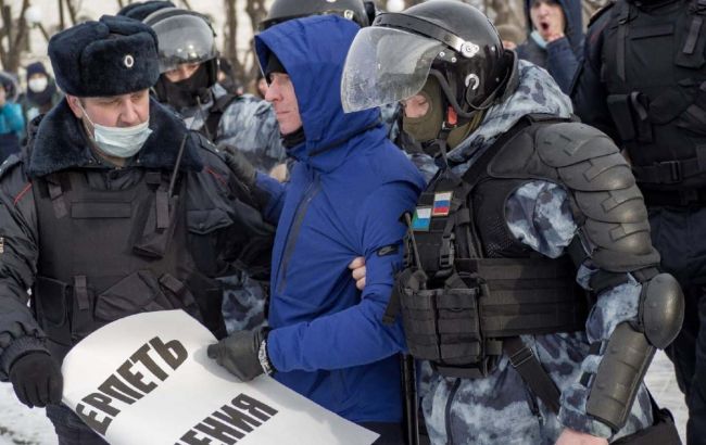 За прикладом Білорусі. Акції за Навального супроводжуються масовими затриманнями