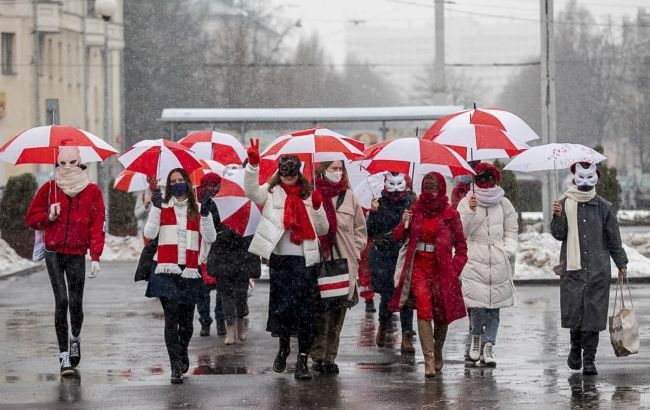 У Білорусі хочуть визнати біло-червоно-білий прапор екстремістською символікою