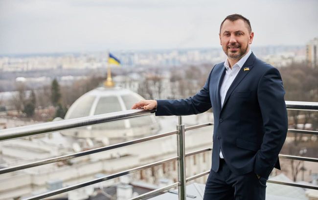 Стріхарський привітав будівельників зі святом: "ви будуєте історію"