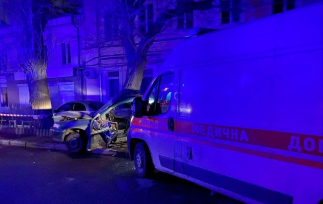 В Одессе скорая столкнулась с Daewoo, есть пострадавший
