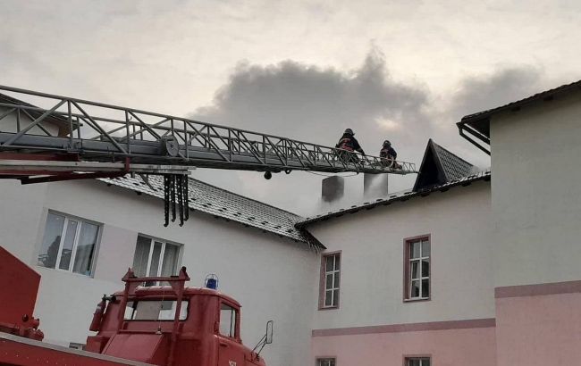 Пожар в COVID-больнице на Прикарпатье потушили