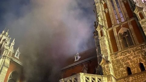 У київському костелі Святого Миколая - масштабна пожежа: подробиці та відео НП