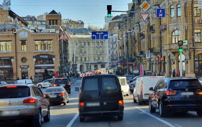 У центрі Києва змінили дорожній рух: які вулиці закриті для авто
