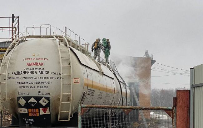 Под Винницей произошла химическая авария: спасатели пытаются осадить облако аммиака