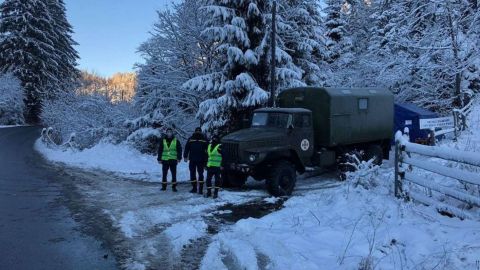 В Карпатах открыли пункты обогрева из-за сильного мороза и снегопадов