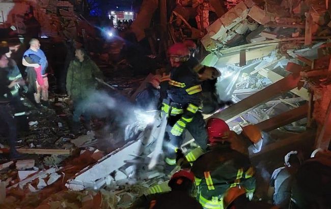 При авіаударі Житомиром загинули 2 особи, ще 16 постраждали