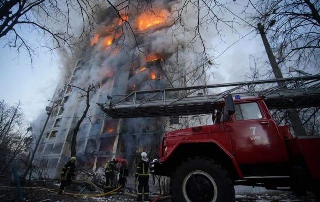 Число жертв обстрела многоэтажки в Святошинском районе Киева возросло до 4