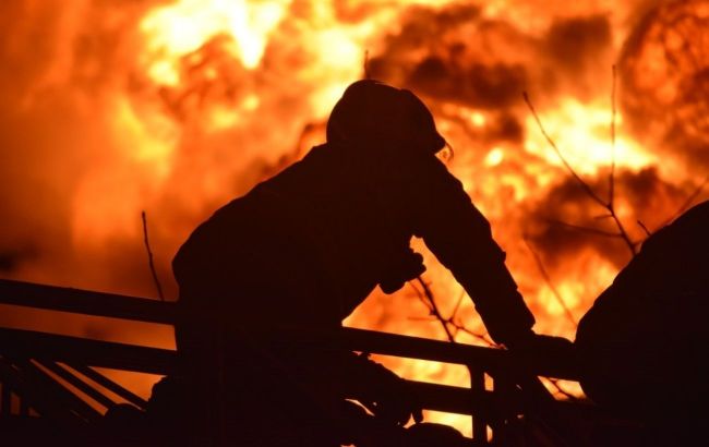 В Броварах произошел масштабный пожар в жилом доме (фото)
