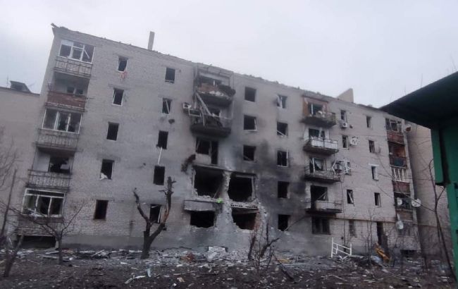 Враг обстрелял в Северодонецке школу и многоэтажки. На Донбассе отбили 8 атак, - глава ОВА