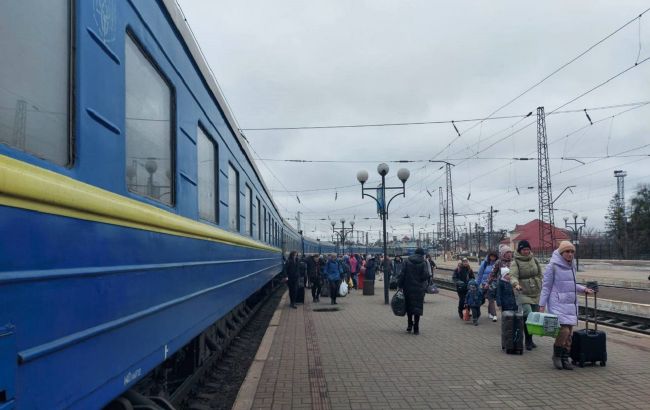 Укрзализныця опубликовала график эвакуационных поездов на 3 апреля