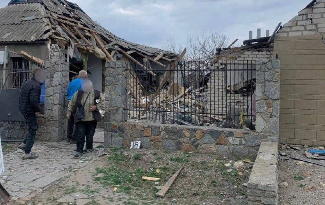 Російські окупанти обстріляли селище на Запоріжжі забороненими касетними боєприпасами