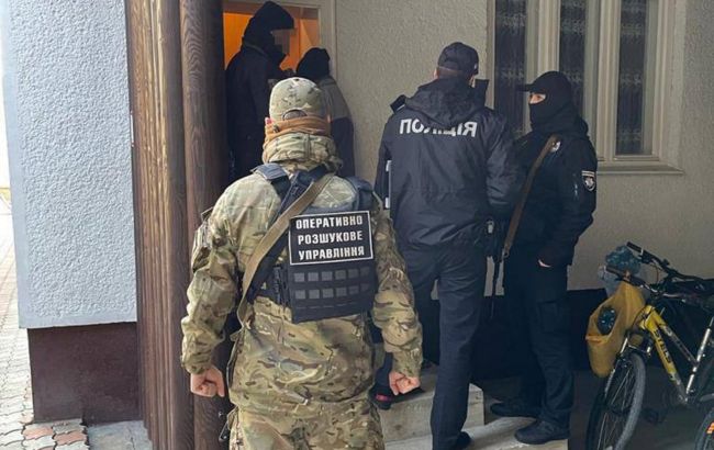 На кордоні з Румунією затримали чоловіка з посвідченням представника президента Росії