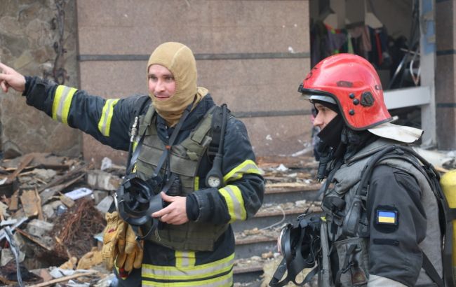 В Киеве во время визита генсека ООН прогремели взрывы. Над одним из районов облако дыма