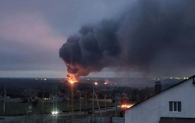 В российском Курске слышны взрывы в районе аэропорта