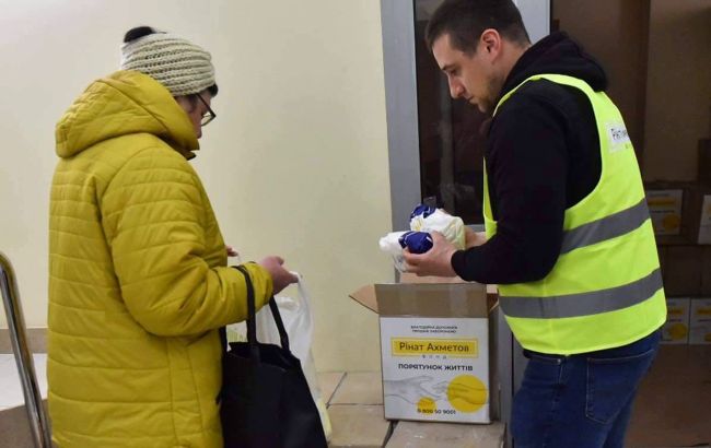 В Запорожье прибыли продукты для мариупольцев, - Фонд Ахметова